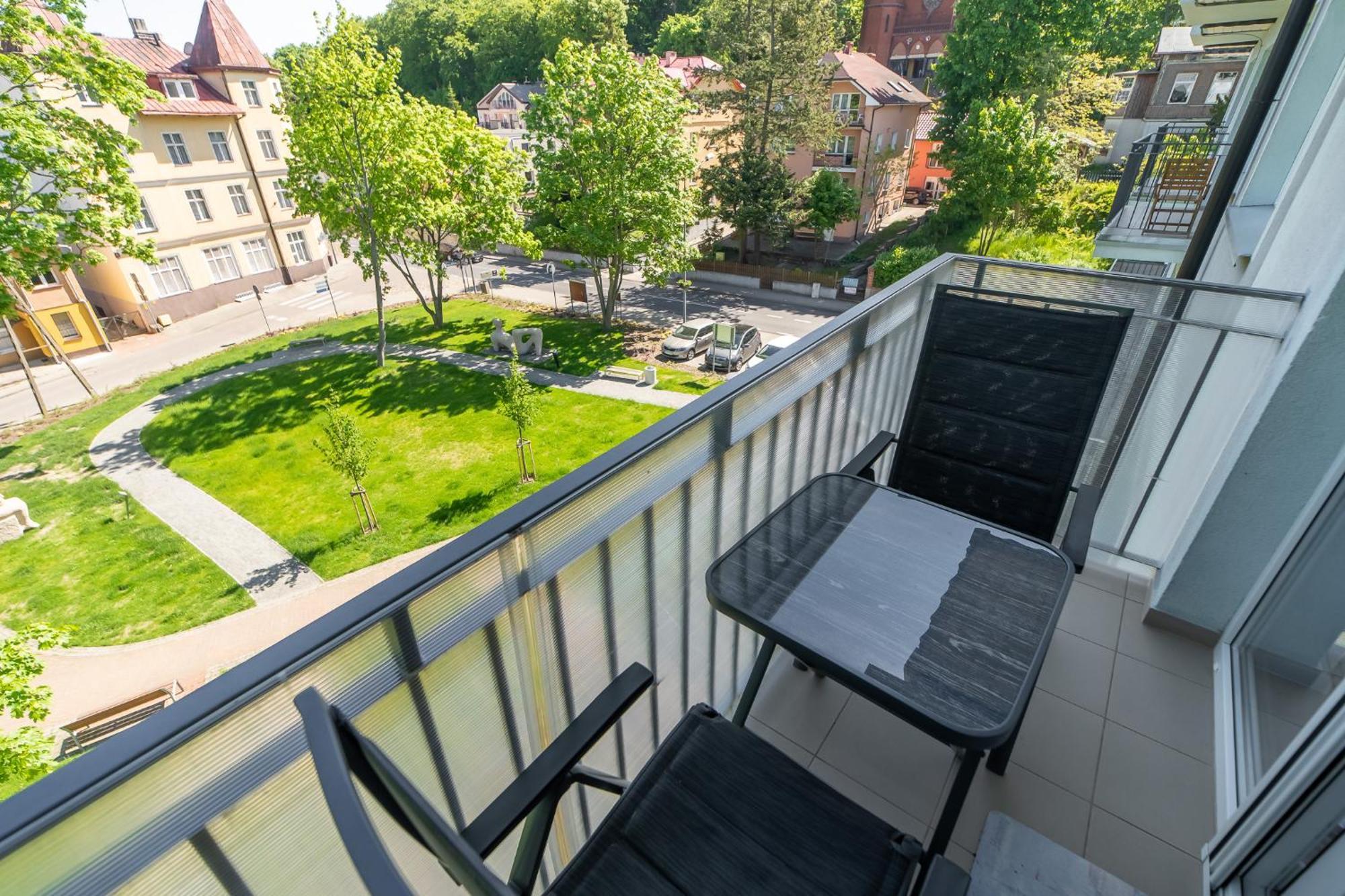 Seaside Breeze Stylish Apartment Balcony & Parking By Noclegi Renters Miedzyzdroje Dış mekan fotoğraf